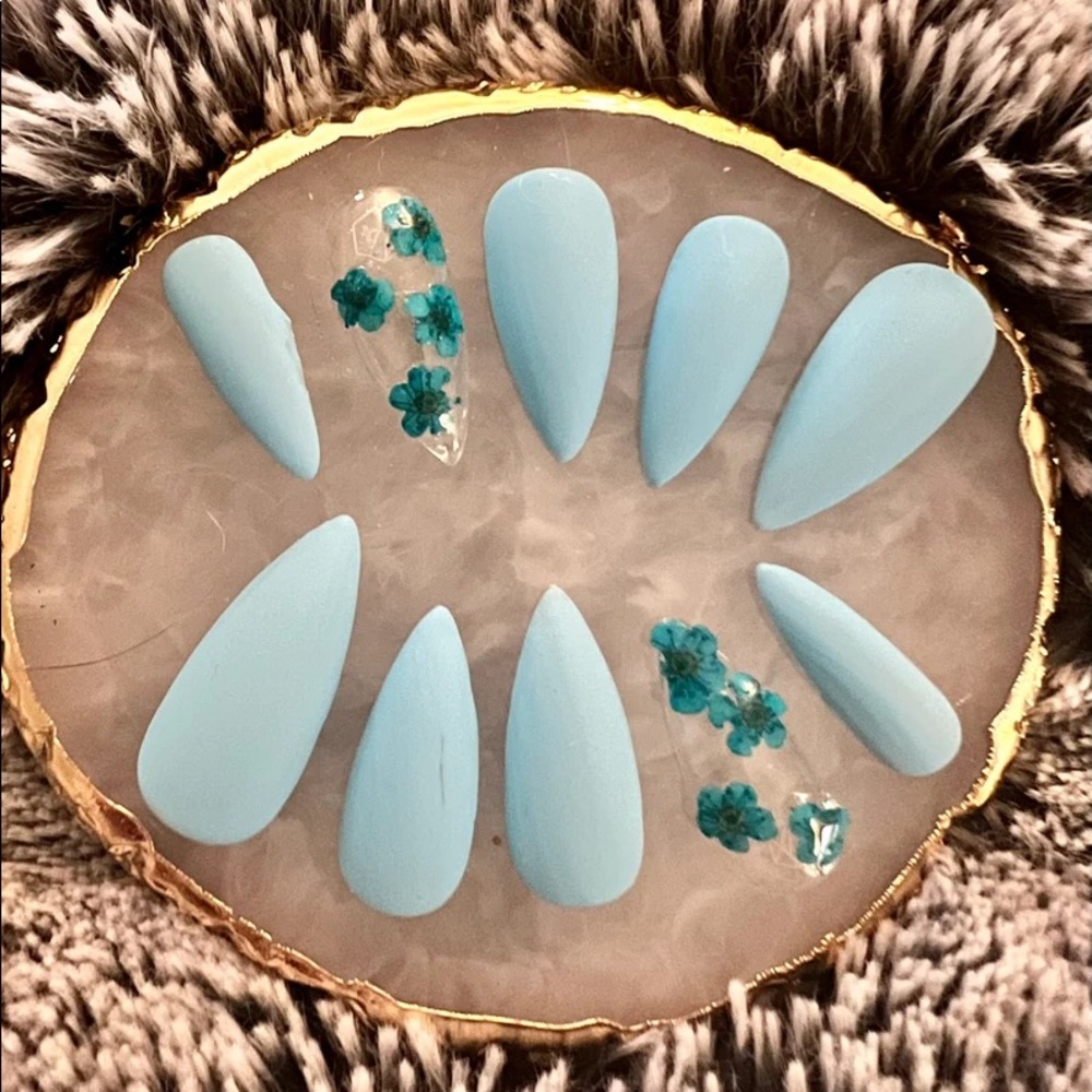 Glue on nails